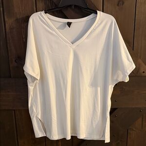 SHEIN Cream V-Neck Short Sleeve Tee